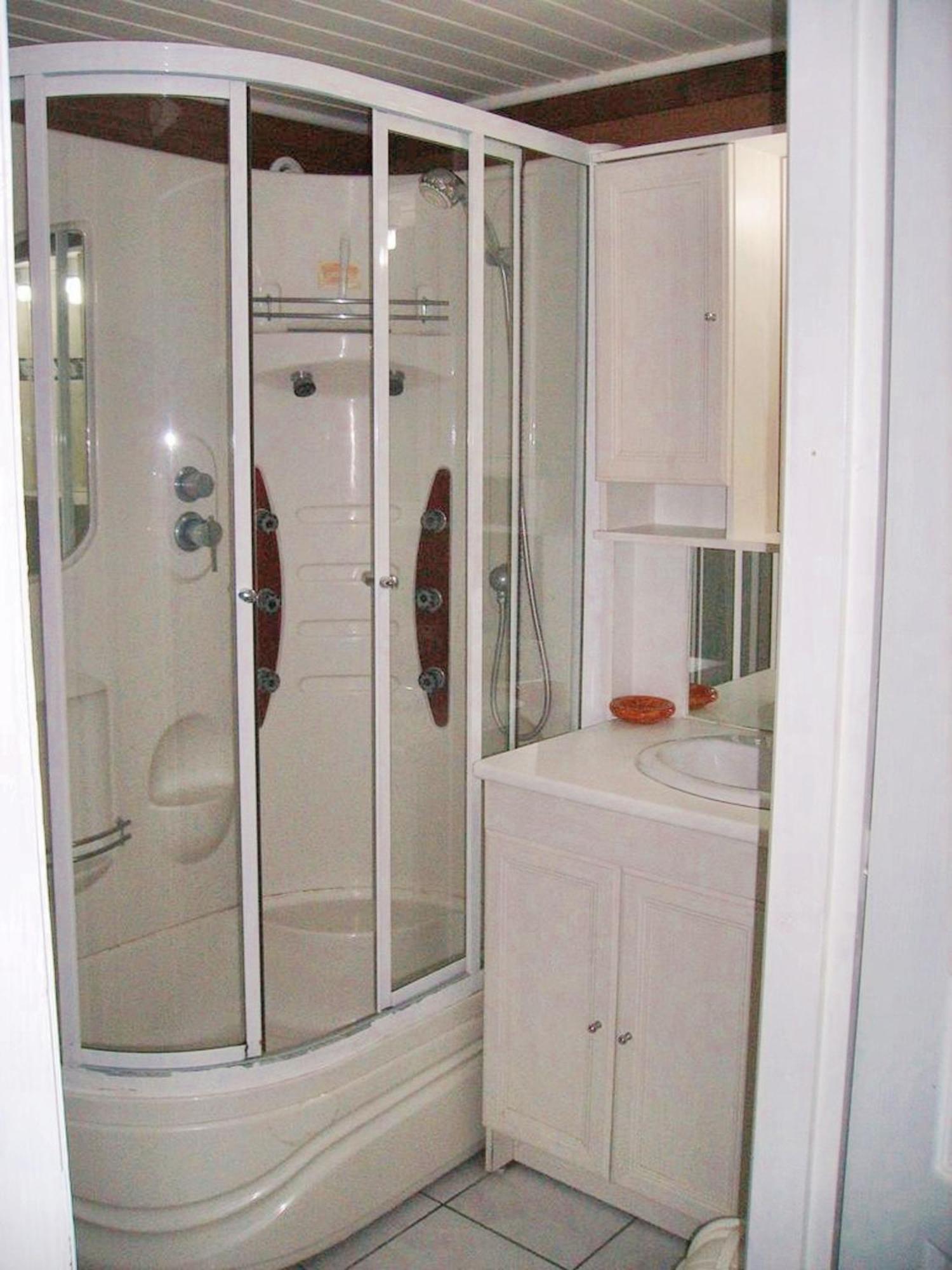Appartement Charmant A Breuillet Avec Jardin Spacieux Екстериор снимка